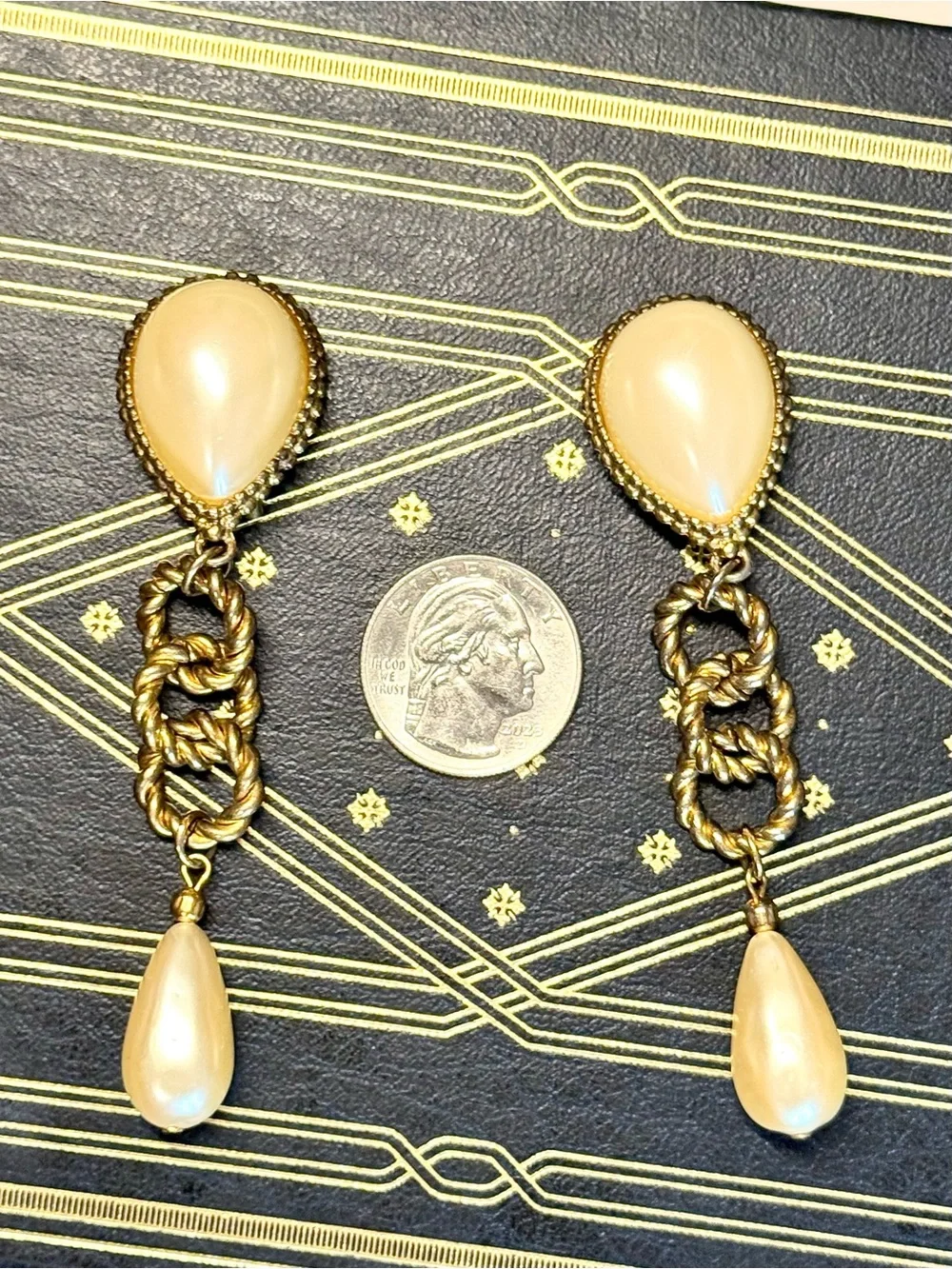 Vintage 80s Ellen Designs Pearl Runway Dangle Clip On Earrings 34.5g